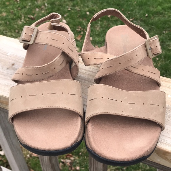 Clark’s sandals size 9.5 great for summer save - Picture 2 of 3